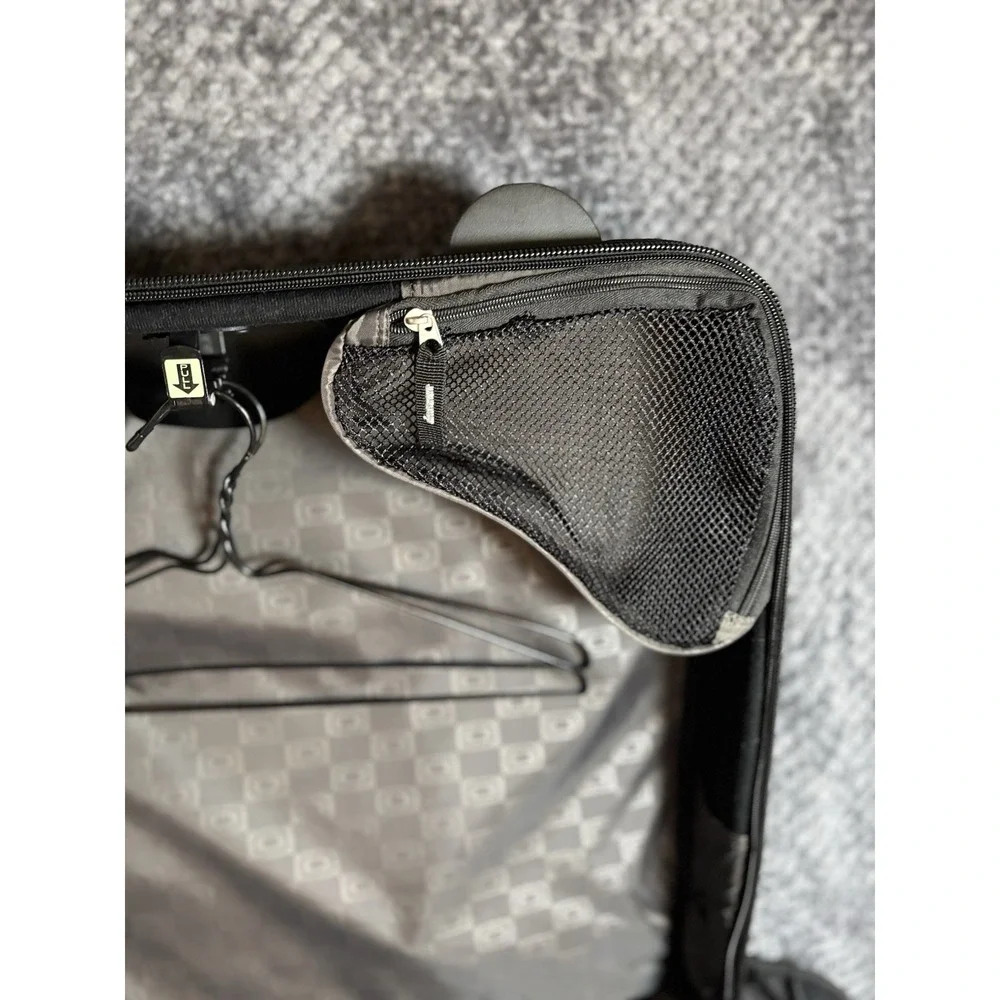 OGIO Transporter Rolling Garment Bag‎ Black Business Travel Luggage Suitcase